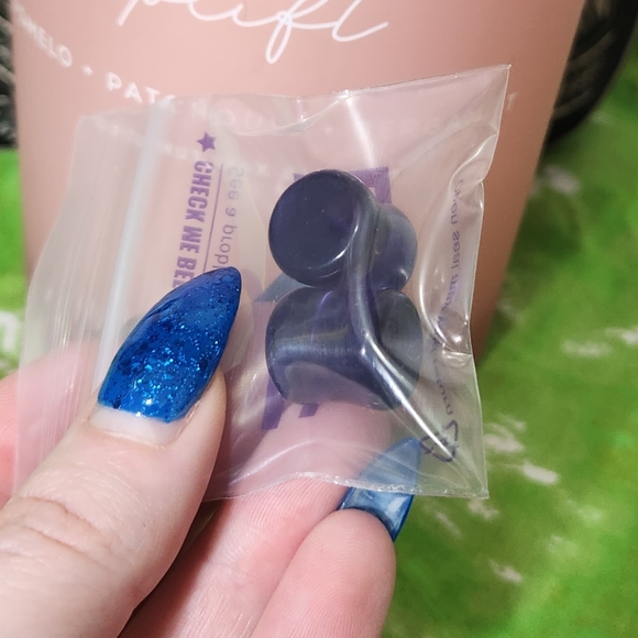 Glass Purple Plugs Tunnels 1/2" - Picture 5 of 6